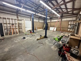 Workshop / Storage Facility - Commercial Real Estate