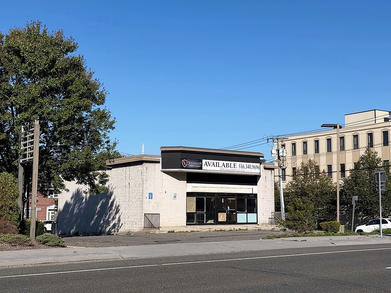 24 Broadhollow Rd, Melville, NY for lease - Building Photo - Image 1 of 8