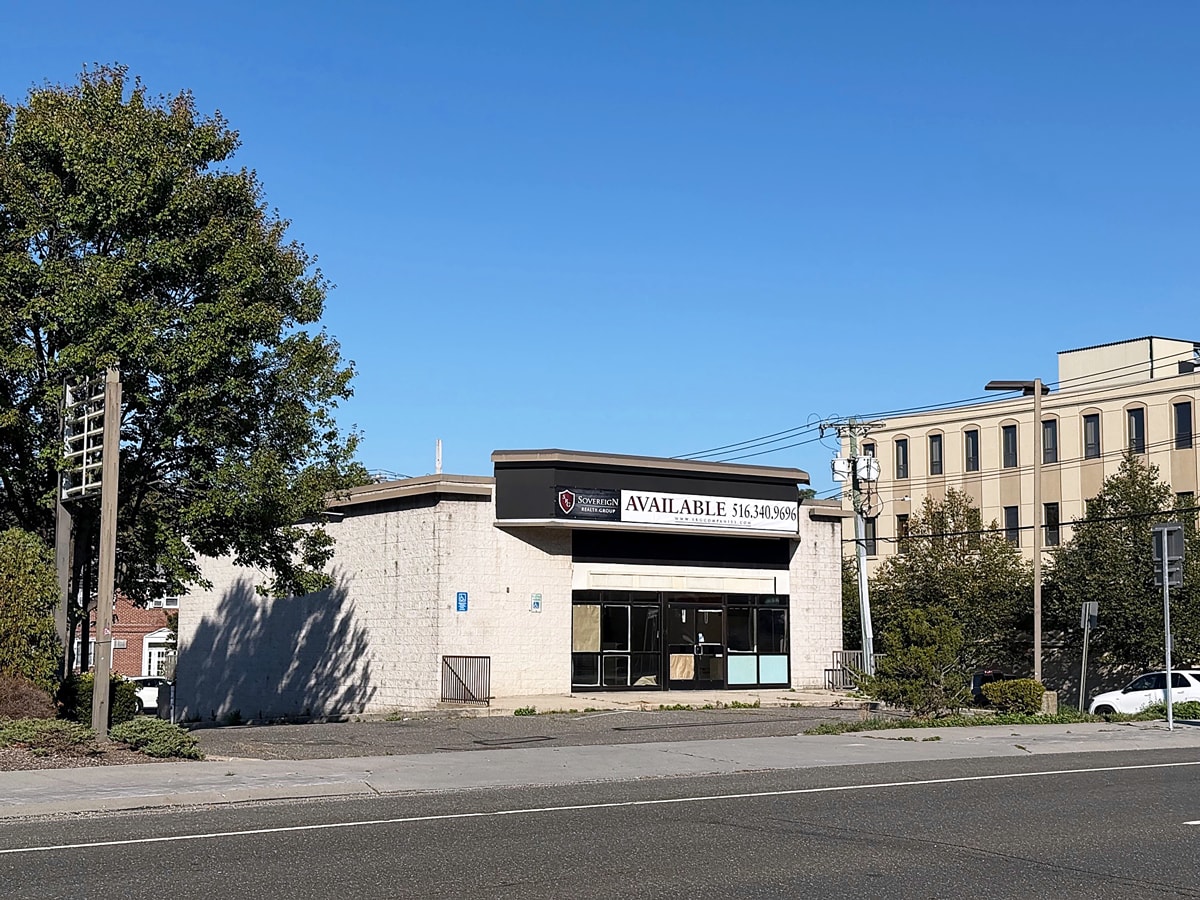 24 Broadhollow Rd, Melville, NY for lease Building Photo- Image 1 of 9