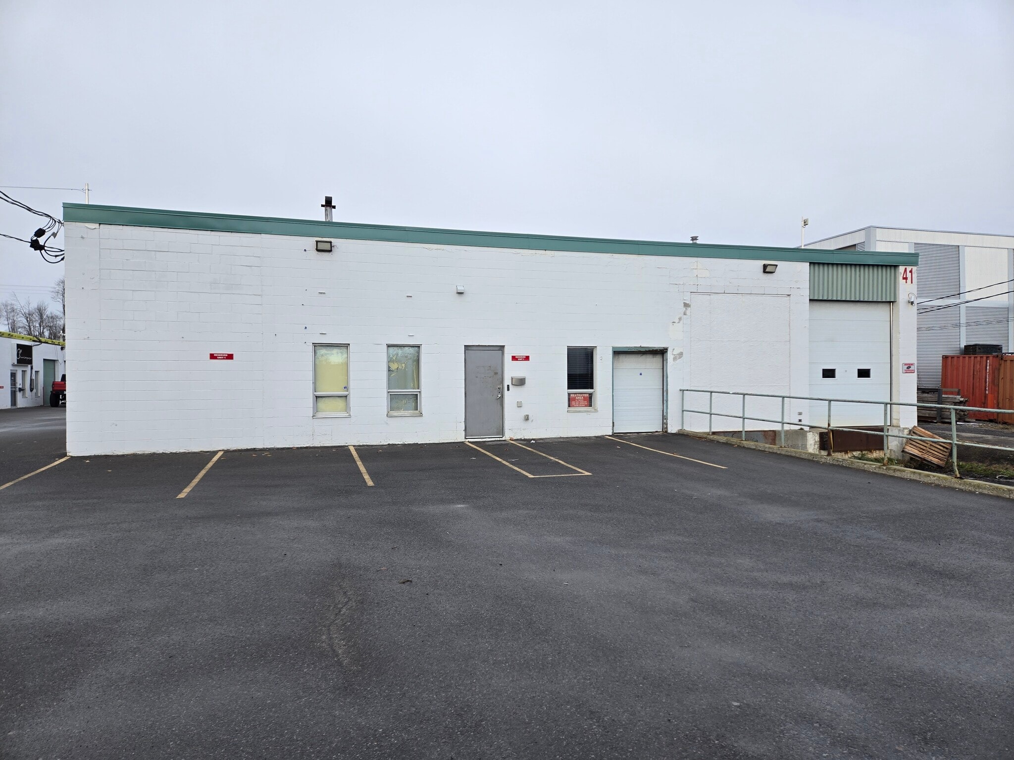 41 Grenfell Cres, Ottawa, ON for lease Building Photo- Image 1 of 8