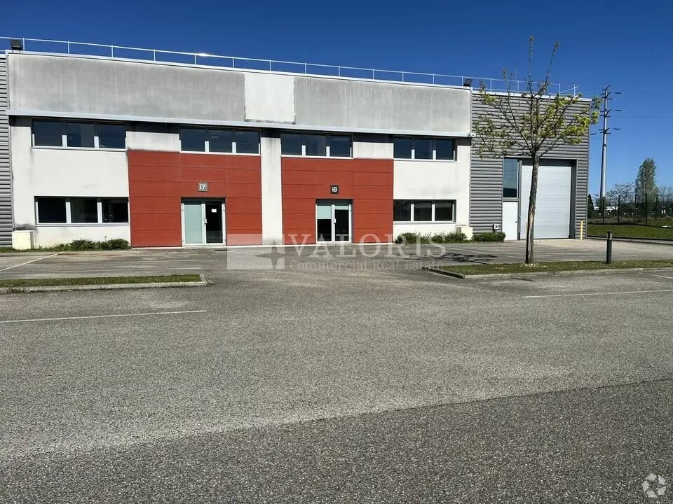 Location Bureaux 69 m² à 166 m² - Photo 1
