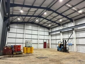 Pyle, Pyle for lease Interior Photo- Image 1 of 2