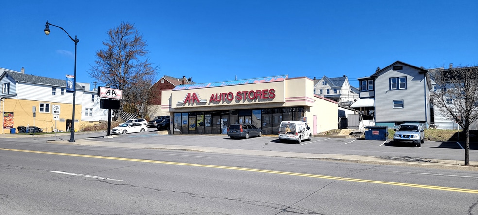 459 W Broad St, Hazleton, PA for lease - Primary Photo - Image 1 of 5
