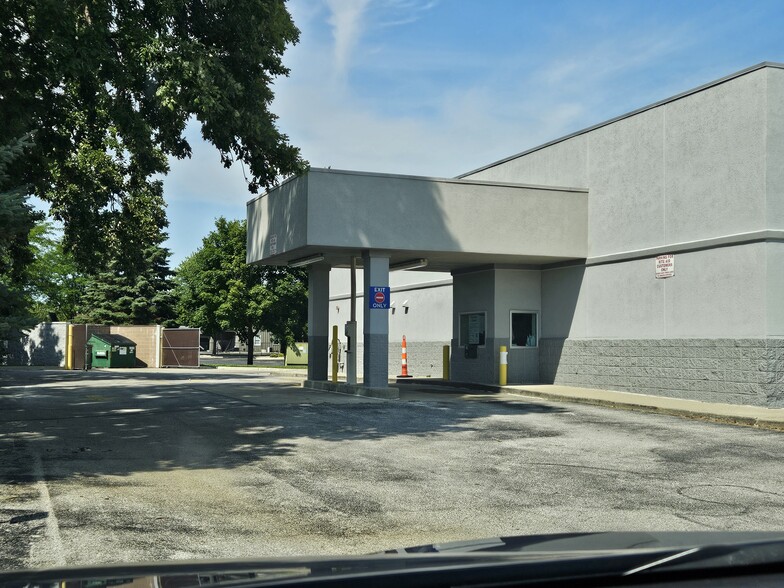 5050 Gratiot Rd, Saginaw, MI for sale - Building Photo - Image 2 of 34