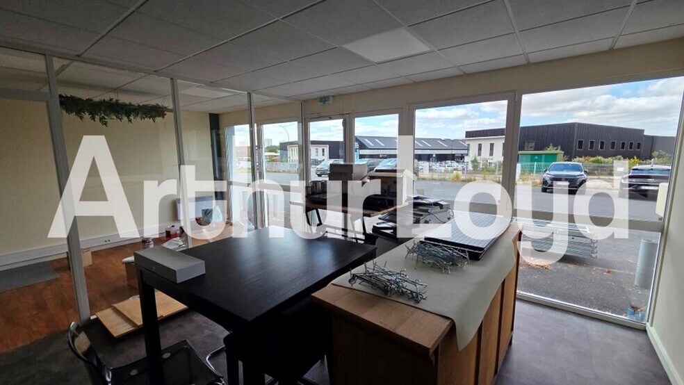 Flex in Saint Contest for lease - Building Photo - Image 2 of 3