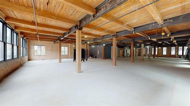 322 N Broadway, Milwaukee, WI for lease Matterport 3D Scan- Image 1 of 16