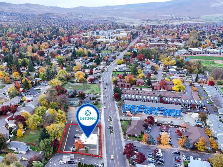 1841 E Barnett Rd, Medford, OR for sale - Building Photo - Image 2 of 7