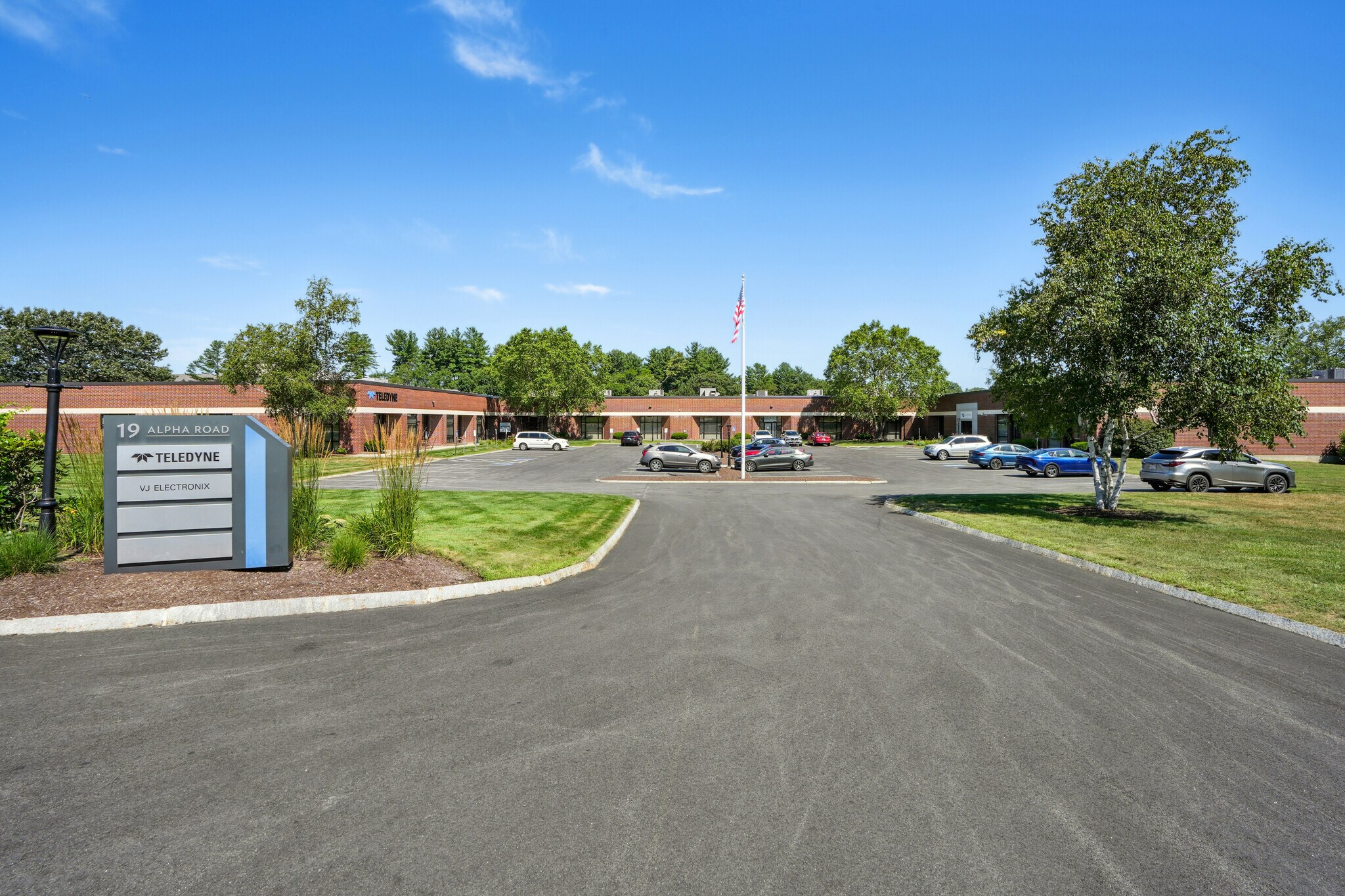 19 Alpha Rd, Chelmsford, MA for sale Primary Photo- Image 1 of 1