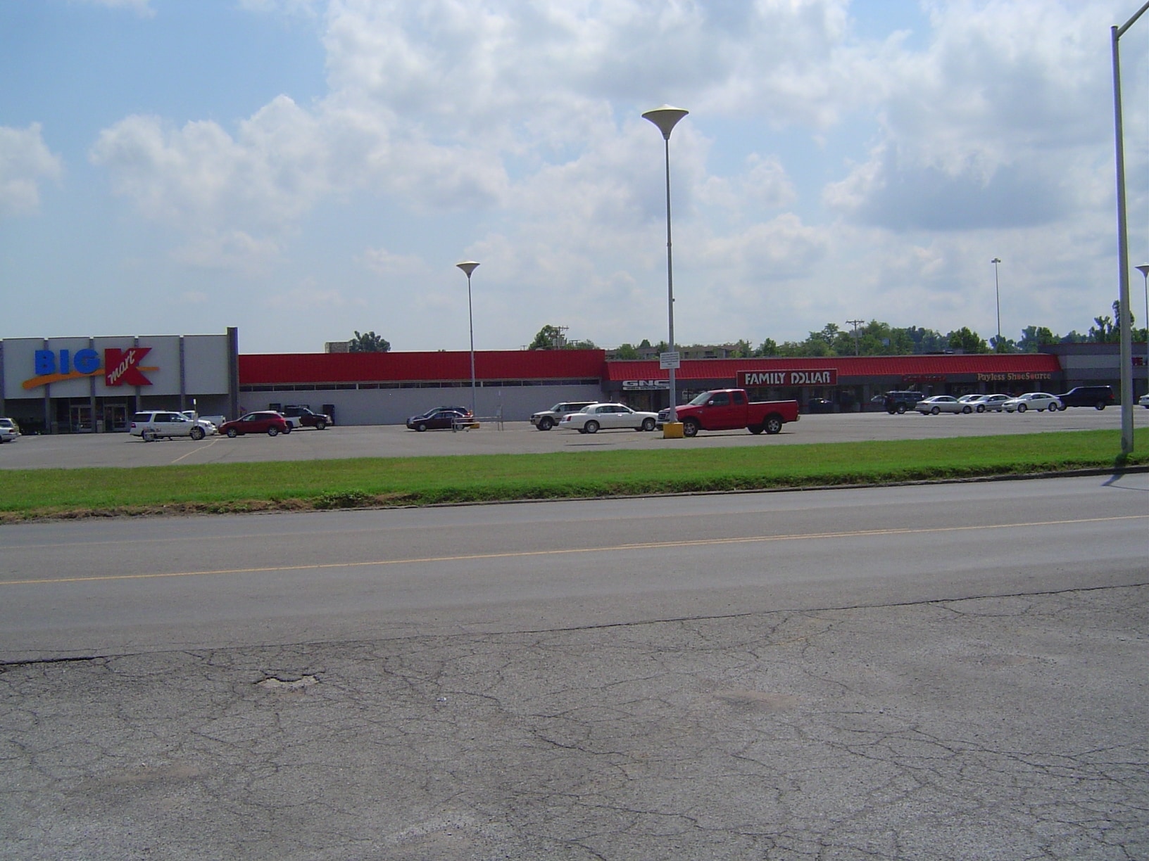 50180 Madison Square Dr, Madisonville, KY 42431 Retail Space for