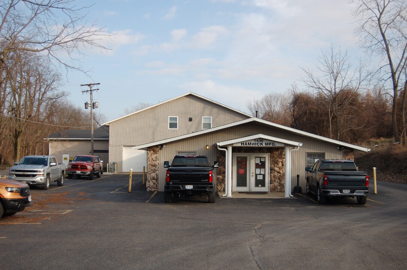 1436 Martin Rd, Mogadore, OH 44260