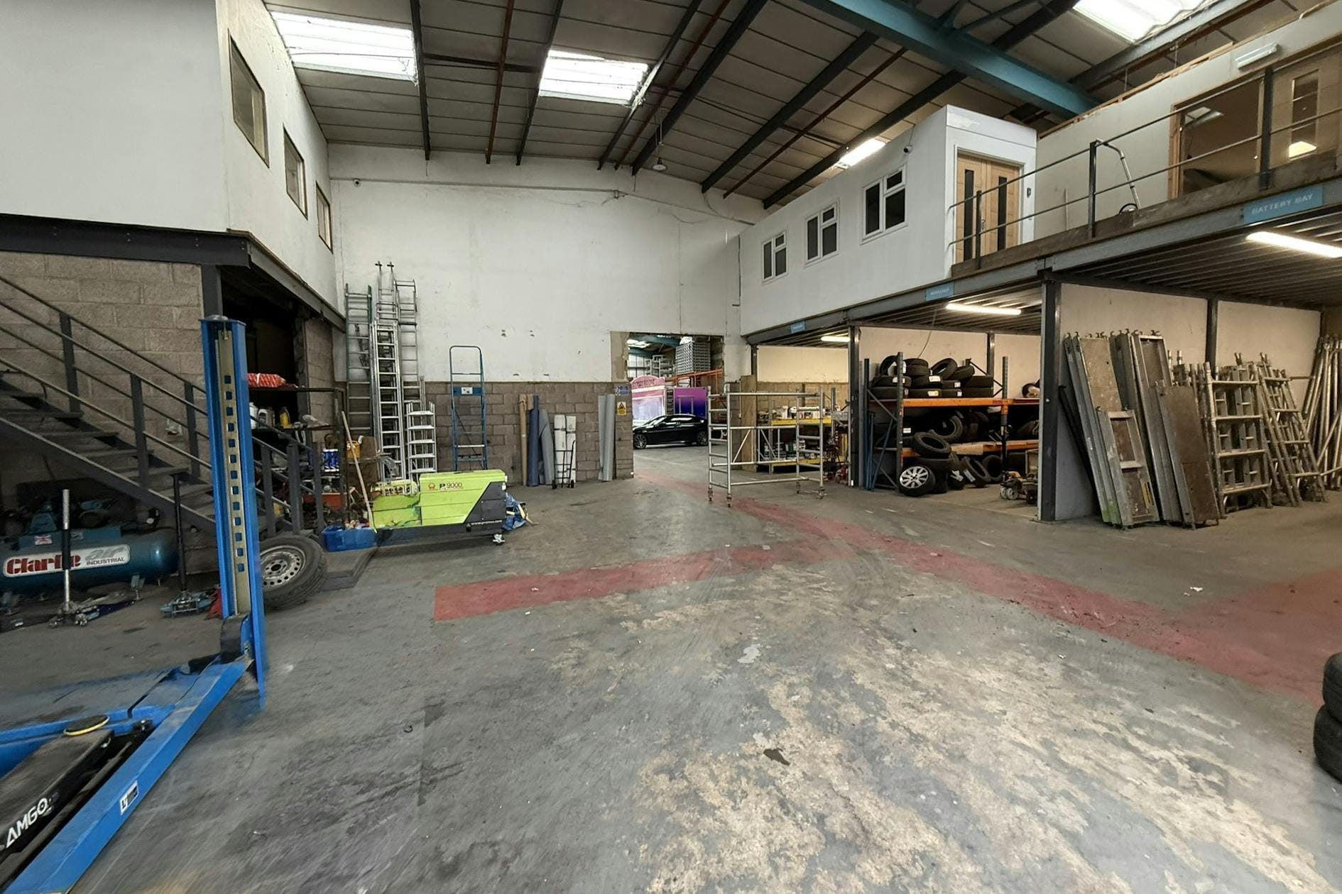 Tower Ln, Eastleigh for lease Interior Photo- Image 1 of 5