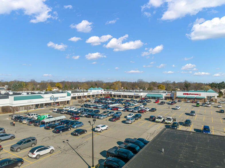 31-125 E Long Lake Rd, Troy, MI for lease - Building Photo - Image 1 of 8