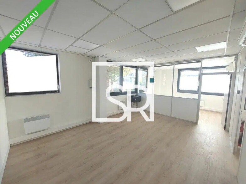 Office in Clermont-Ferrand for lease - Interior Photo - Image 3 of 10