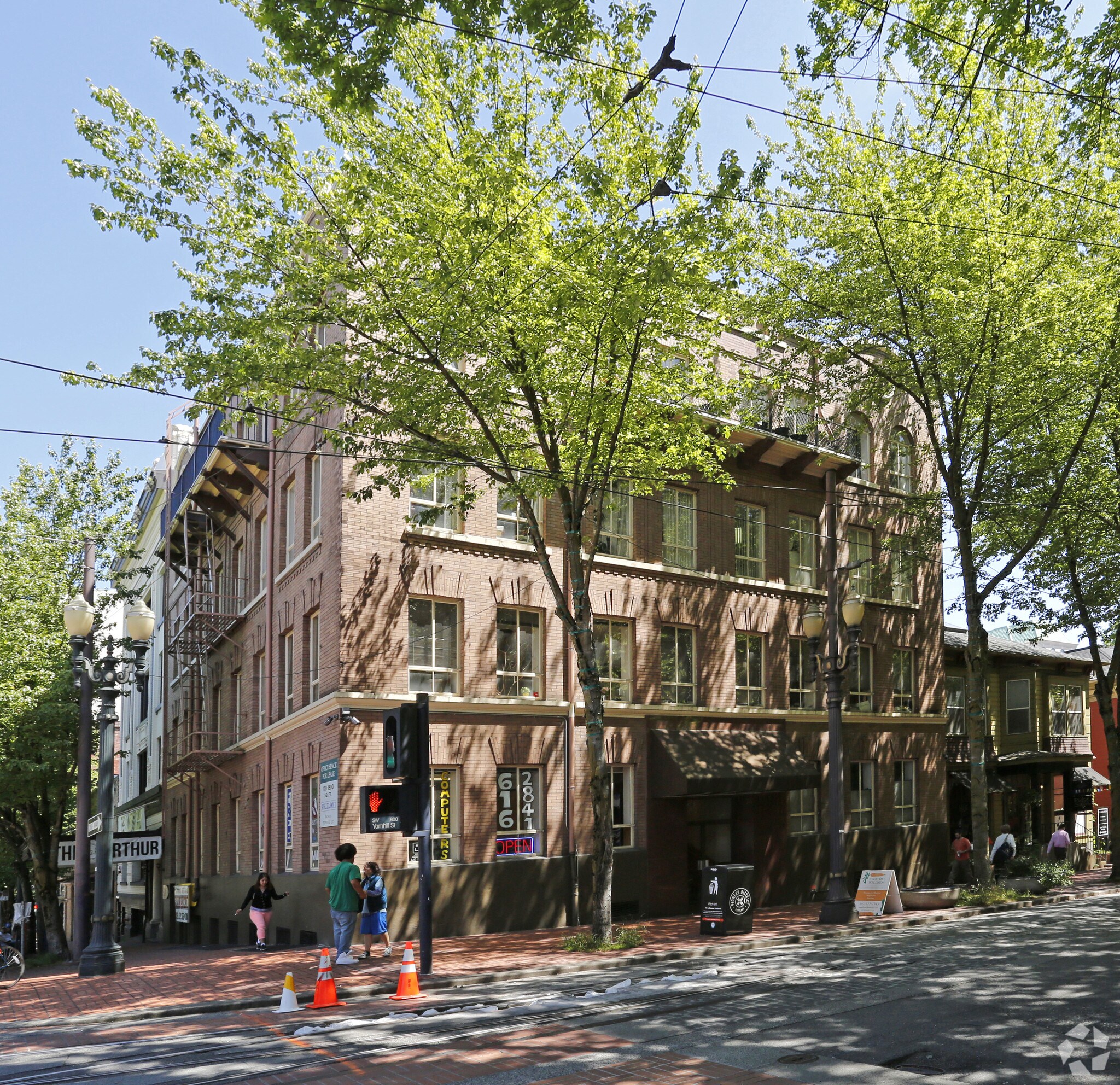 1033 SW Yamhill St, Portland, OR for sale Primary Photo- Image 1 of 1