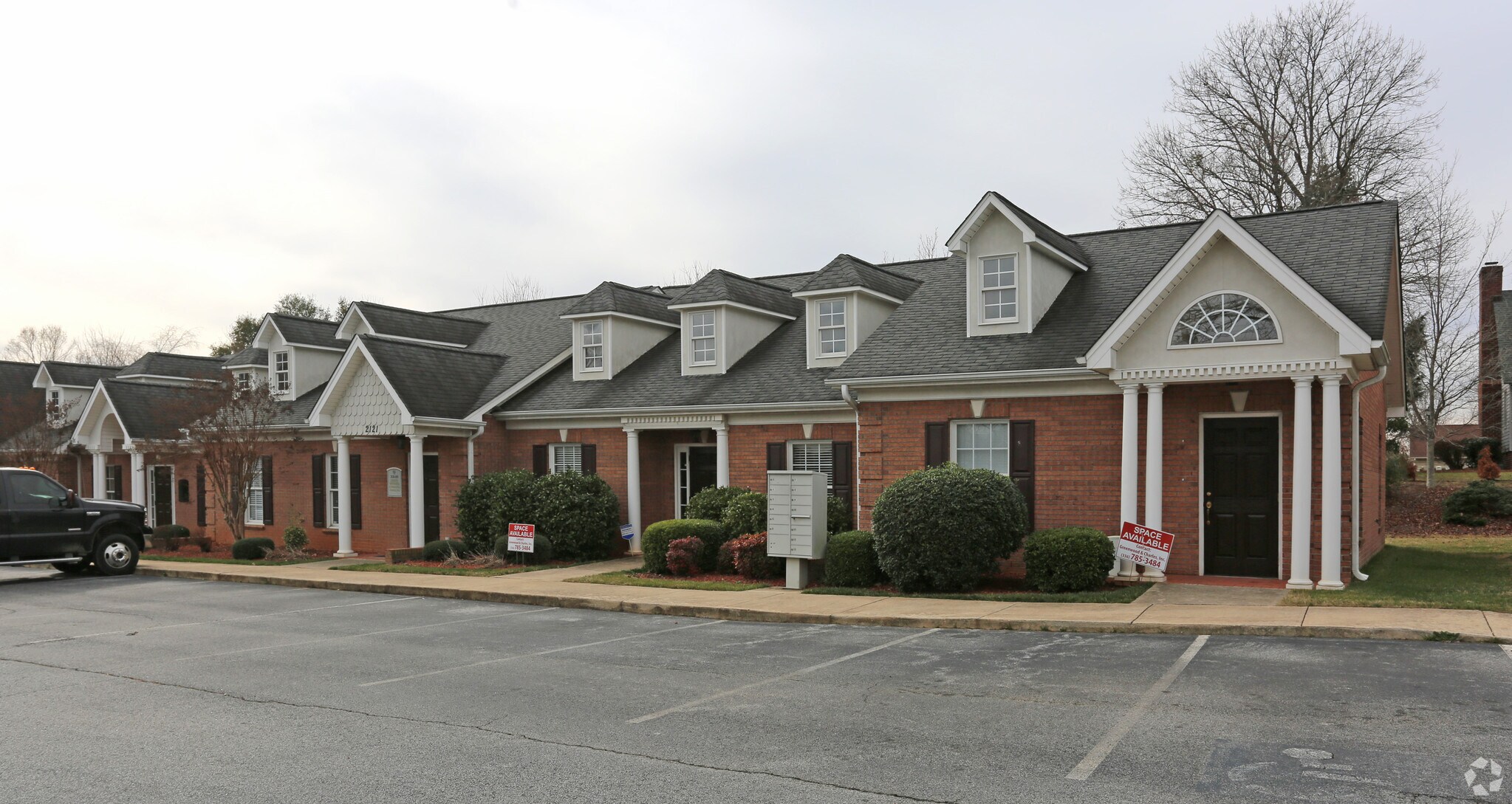 2121 Eastchester Dr, High Point, NC for sale Primary Photo- Image 1 of 1