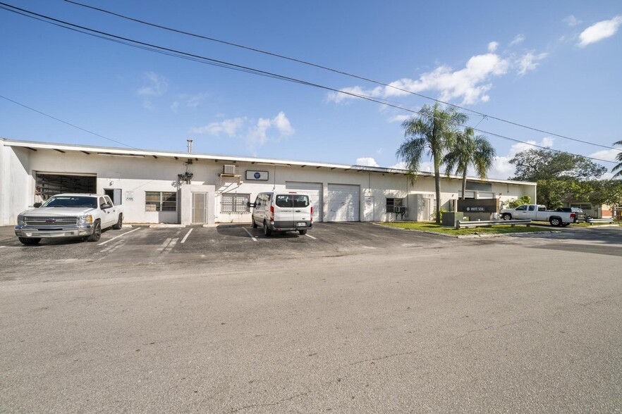 3909-3939 SW 12th Ct, Fort Lauderdale, FL for sale - Building Photo - Image 3 of 18