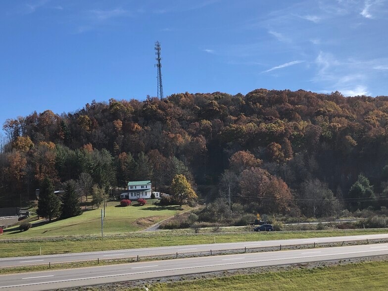 417 Greasy Ridge Rd, Princeton, WV for sale - Building Photo - Image 3 of 6