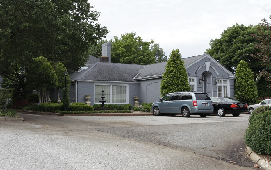 711 W Wade Hampton Blvd, Greer, SC 29650 Retail for Sale