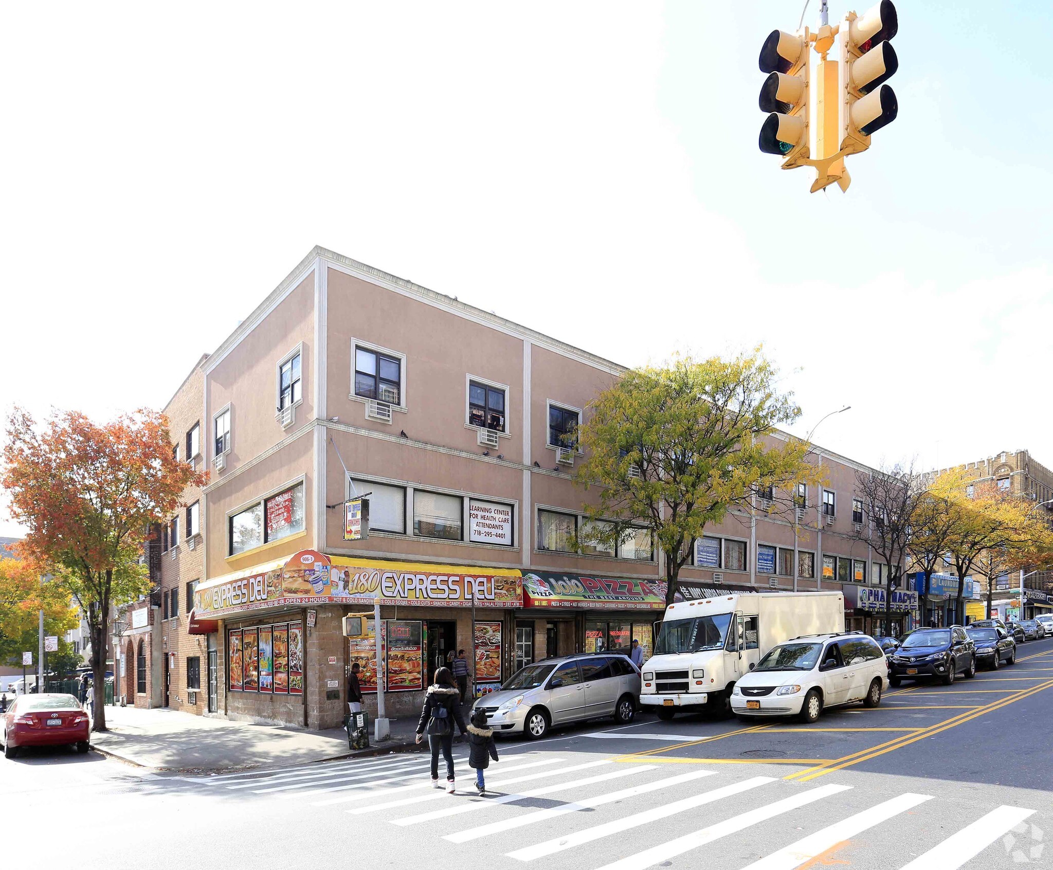 906 E 180th St, Bronx, NY for lease Building Photo- Image 1 of 8