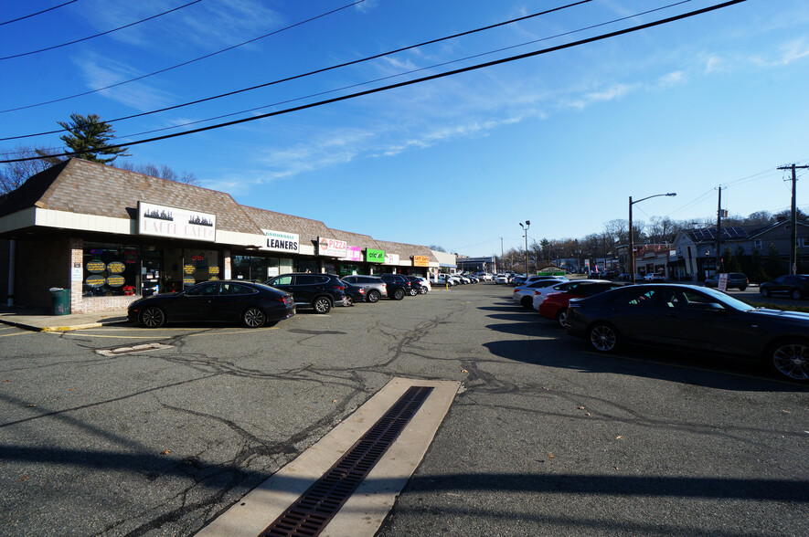 144-154 Bloomfield Ave, Verona, NJ for lease - Building Photo - Image 2 of 8