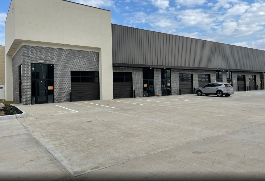 4227 S Main St, Stafford, TX for lease - Building Photo - Image 3 of 10