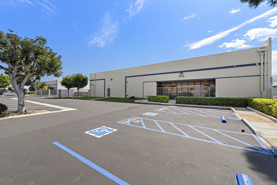 808 W Nicolas Ave, Orange, CA for lease - Building Photo - Image 1 of 9