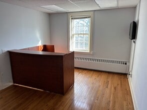 12 Main St, Essex, CT for lease Interior Photo- Image 2 of 6
