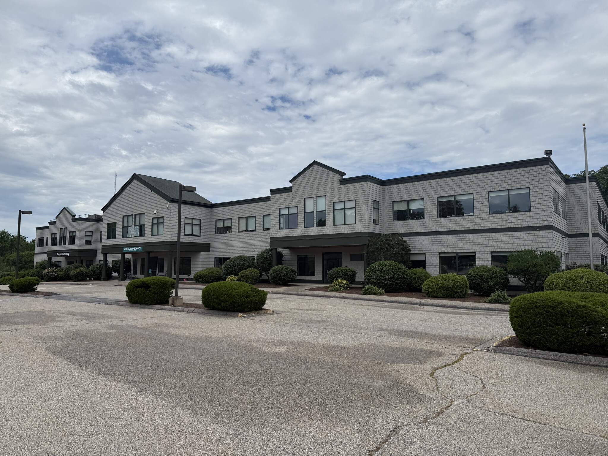 2 Stonewood Dr, Freeport, ME for lease Building Photo- Image 1 of 10