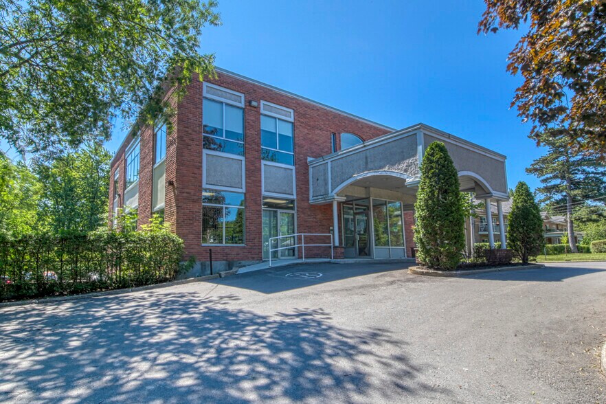 400 Ch De La GrandeCôte, Rosemère, QC J7A 1K7