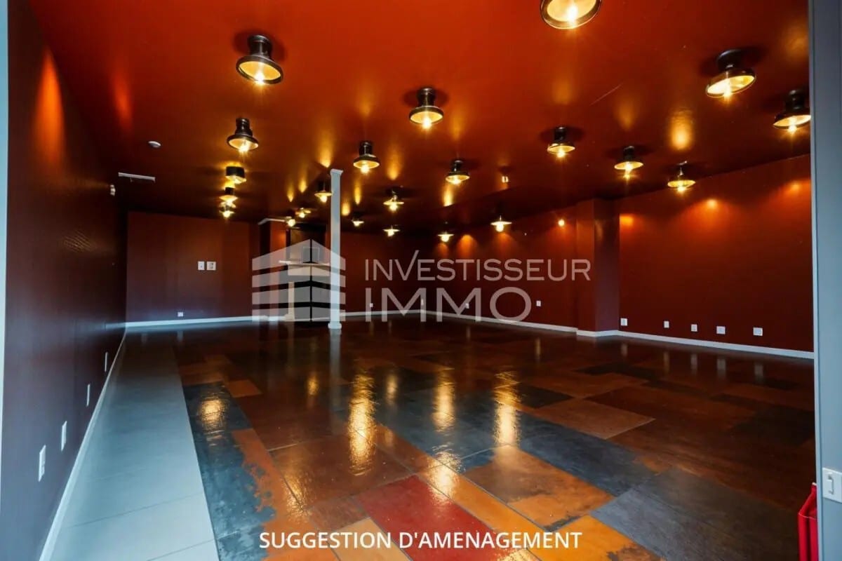 Retail in Paris for lease Interior Photo- Image 1 of 6