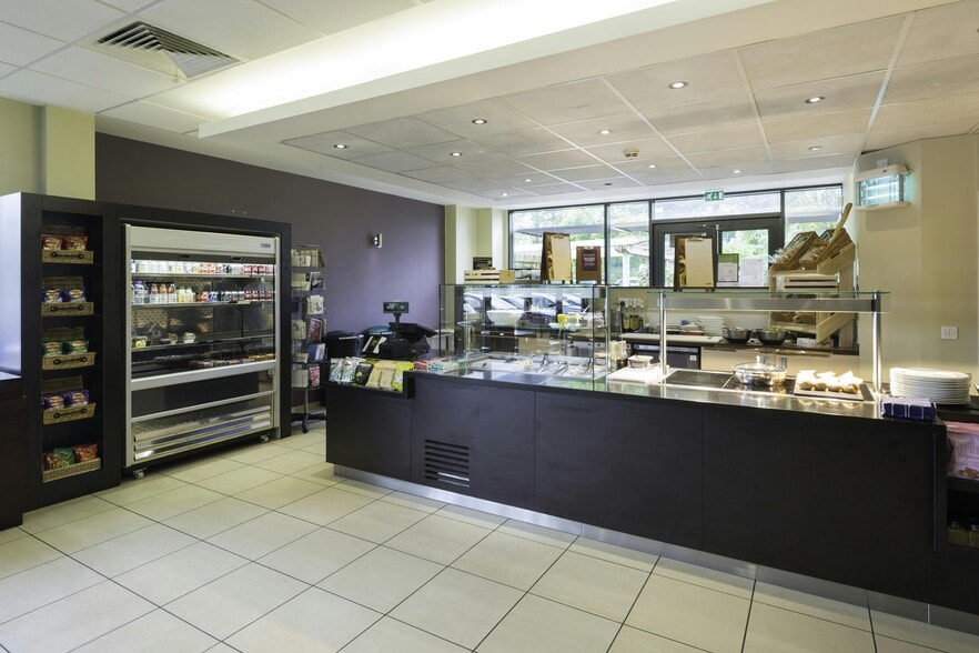 1 Seebeck Pl, Milton Keynes for lease - Building Photo - Image 3 of 7