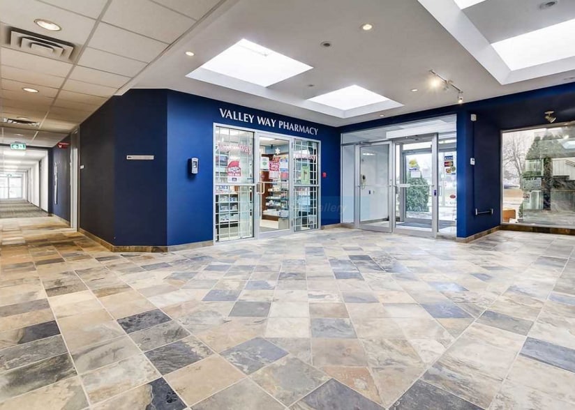 6150 Valley Way, Niagara Falls, ON for lease - Building Photo - Image 2 of 4