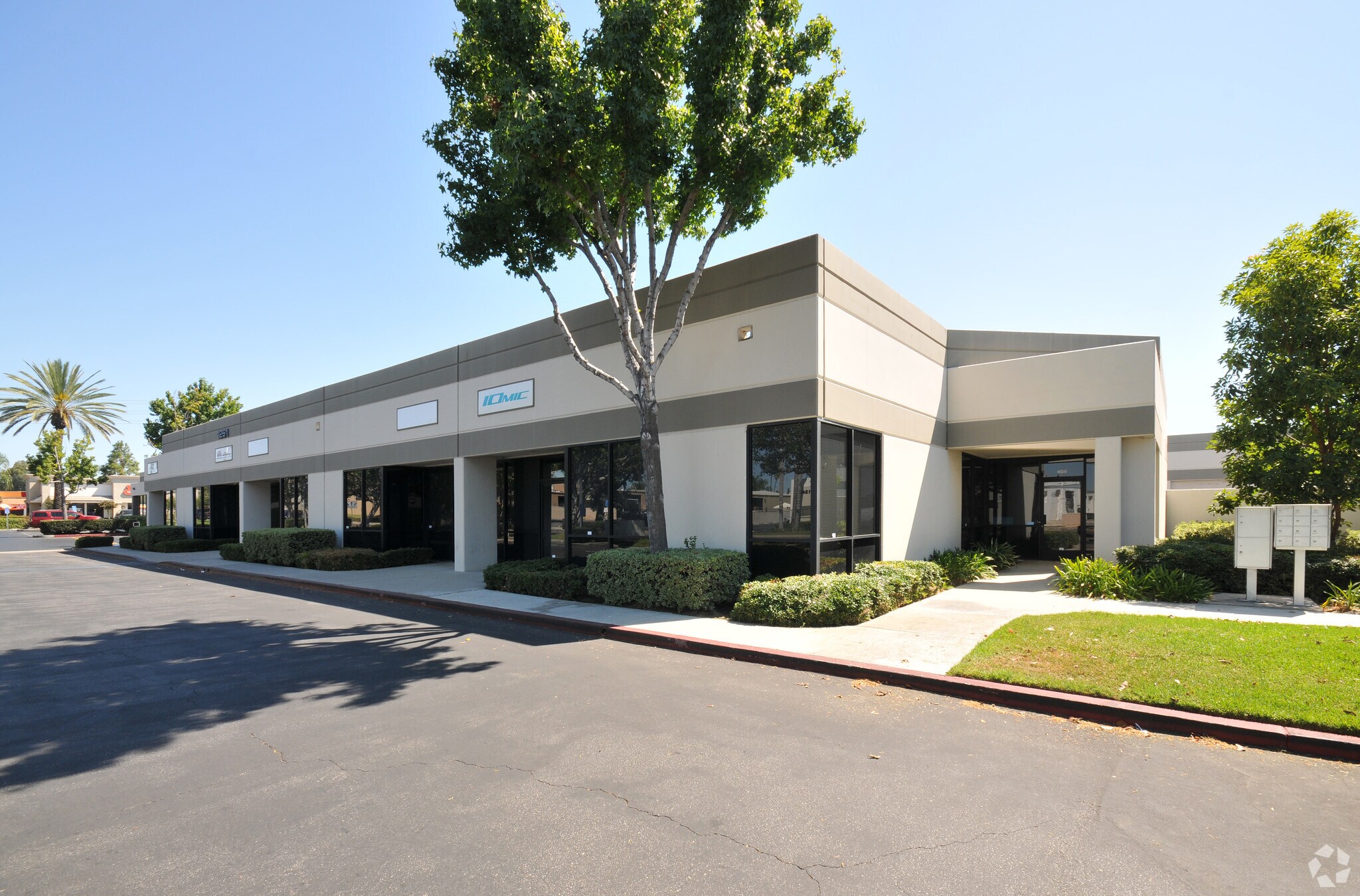 1261 S Lyon St, Santa Ana, CA for sale Primary Photo- Image 1 of 1