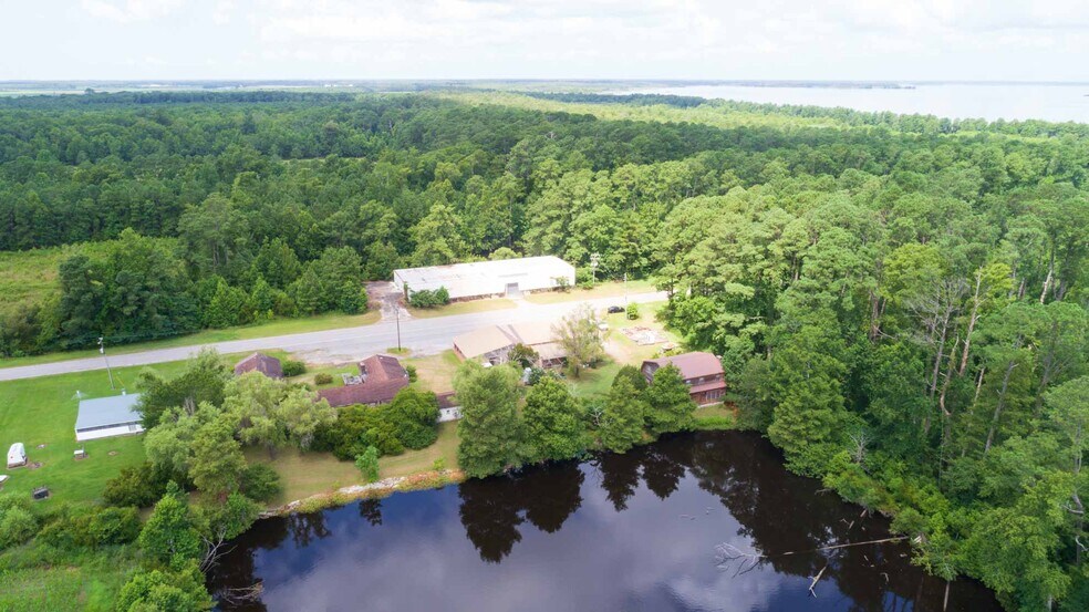 575 New Holland Rd, Swanquarter, NC 27885