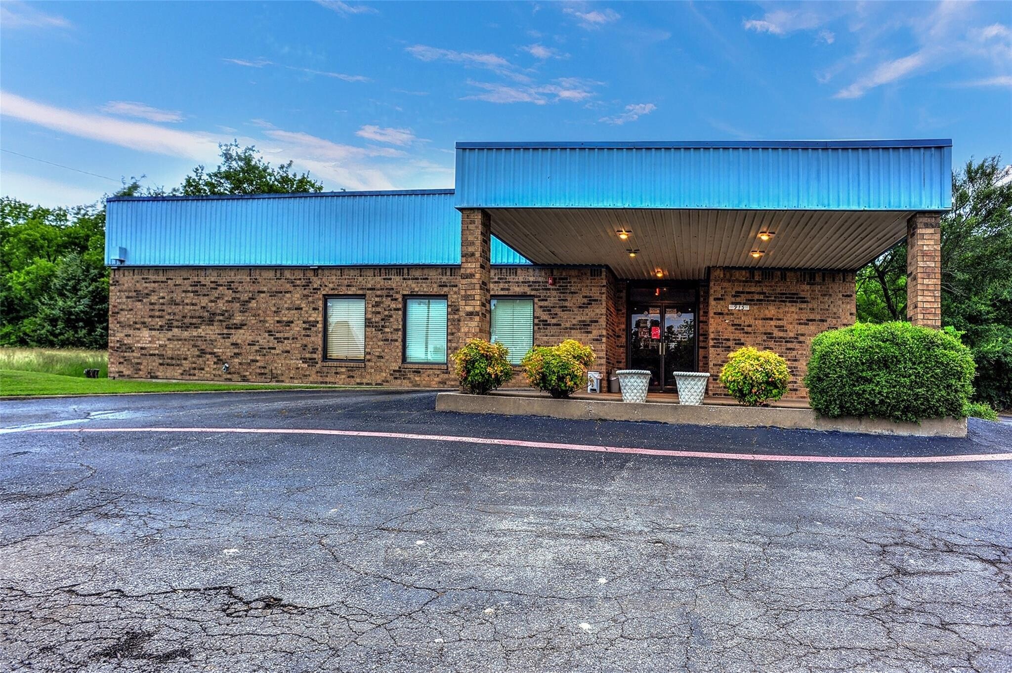 913 Cottonwood Dr, Sherman, TX for sale Primary Photo- Image 1 of 1