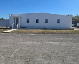 140 Gilbert St, Hopkinsville, KY for lease Interior Photo- Image 1 of 7