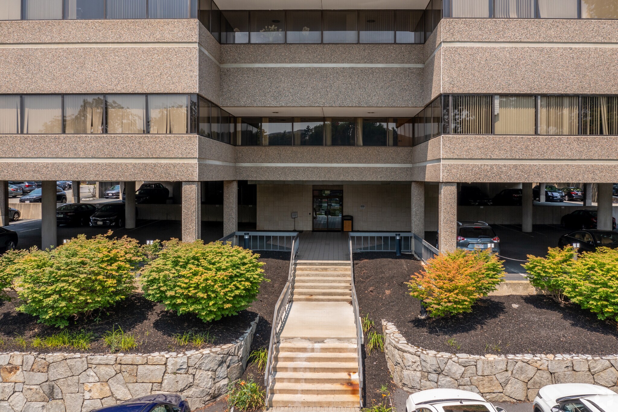91 Montvale Ave, Stoneham, MA 02180 Office for Lease