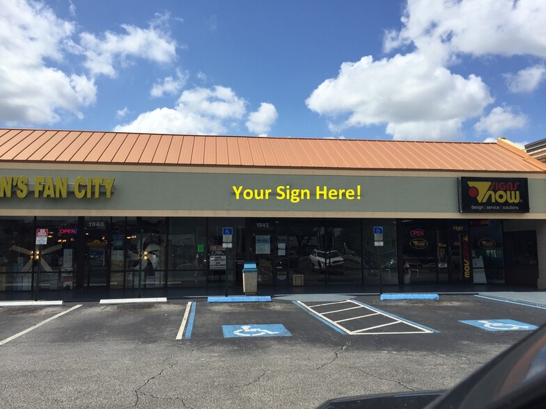 1903-1949 W Brandon Blvd, Brandon, FL for lease - Building Photo - Image 3 of 5