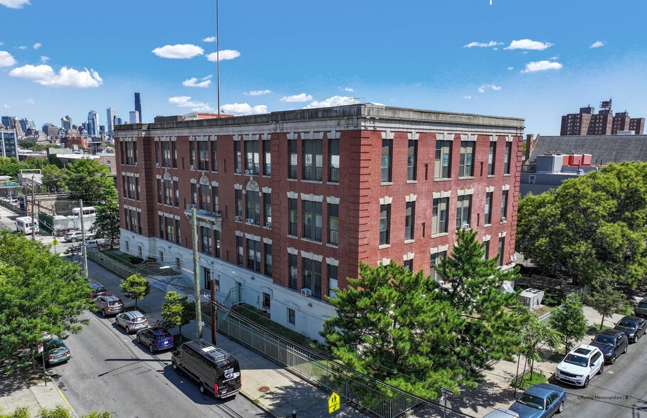 165 Conover St, Brooklyn, NY for sale - Building Photo - Image 2 of 4