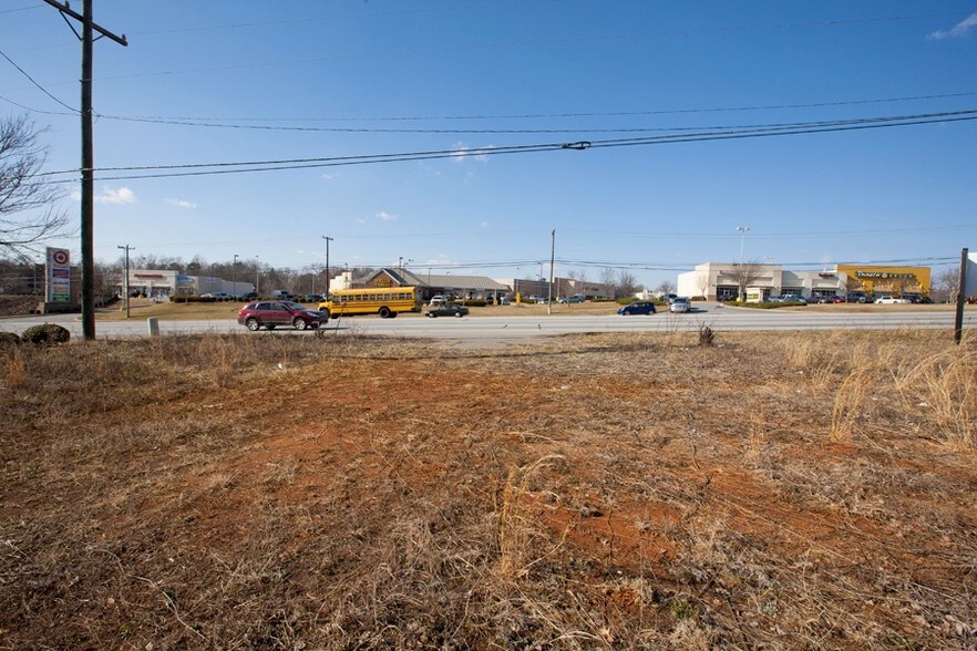 5326 W Wade Hampton Blvd, Taylors, SC for sale - Primary Photo - Image 1 of 1