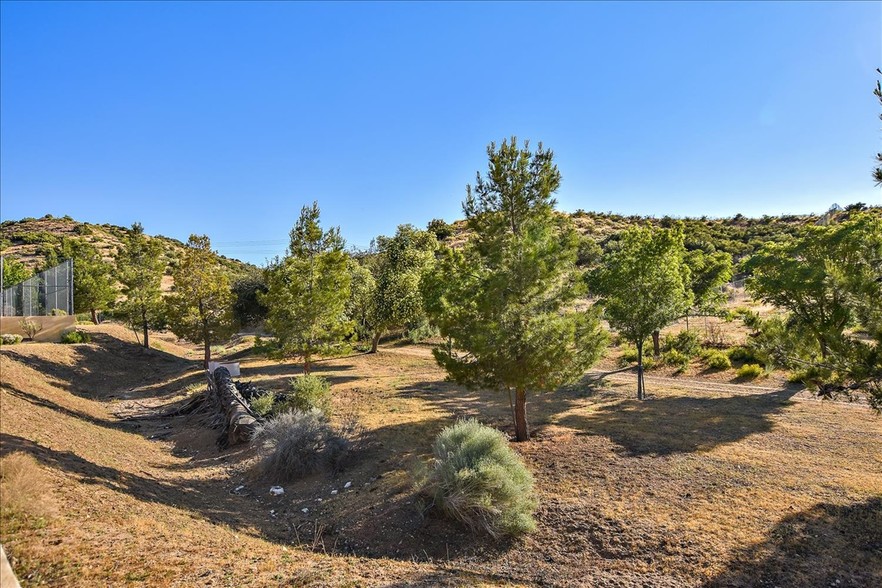 14455 Summit Valley Rd, Hesperia, CA for sale - Primary Photo - Image 1 of 1