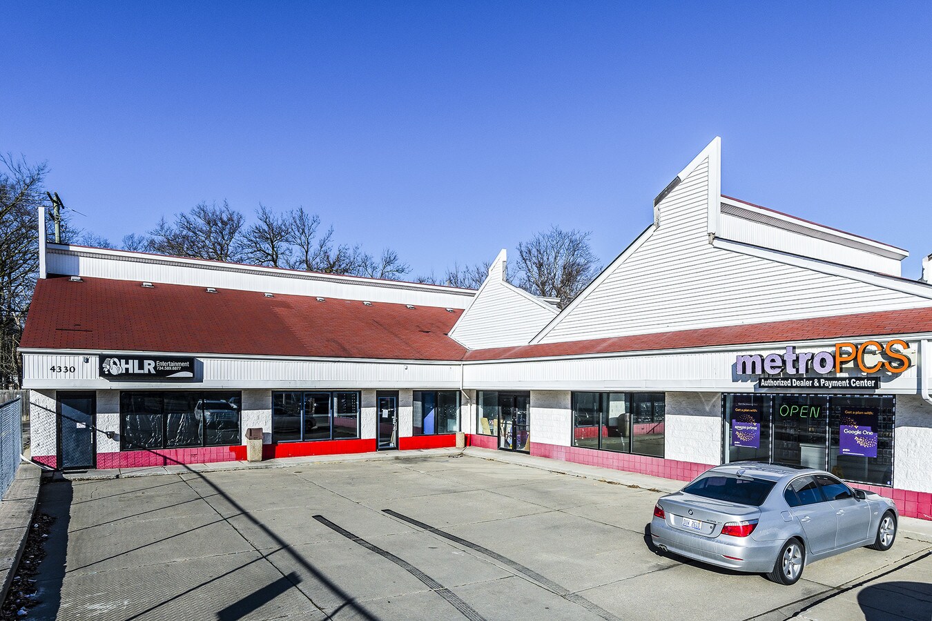 43064316 S Wayne Rd, Wayne, MI 48184