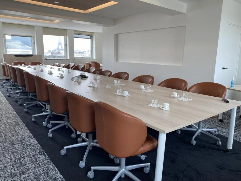 Office in Paris for sale - Building Photo - Image 2 of 7