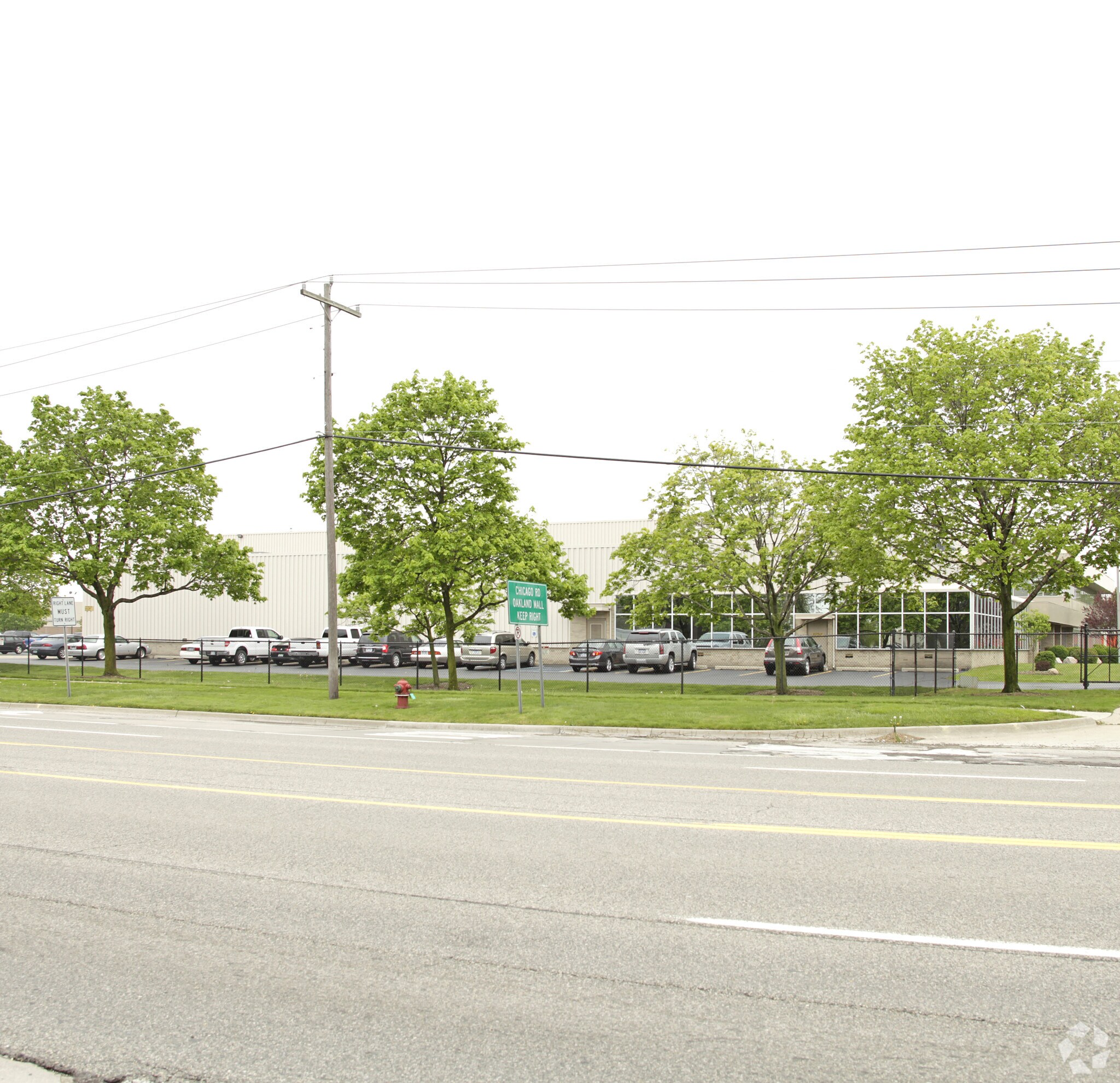 1740 E Maple Rd, Troy, MI for sale Primary Photo- Image 1 of 1