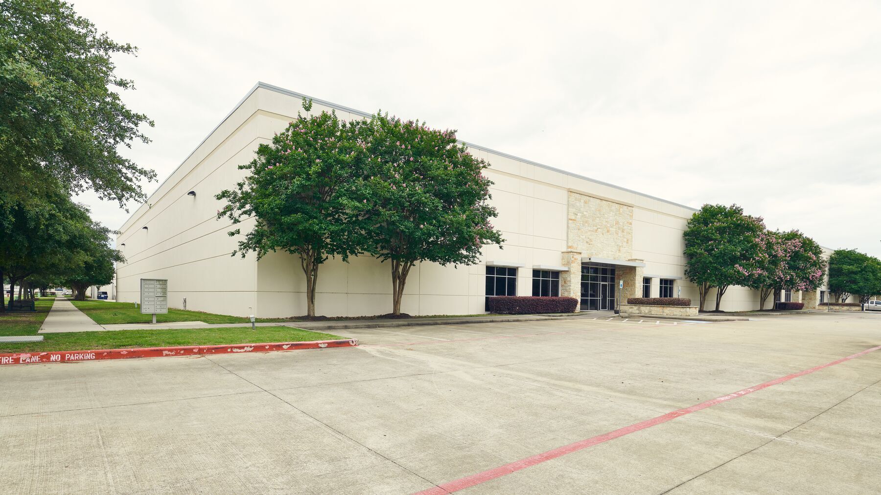 14200 Hollister Rd, Houston, TX for lease Building Photo- Image 1 of 19