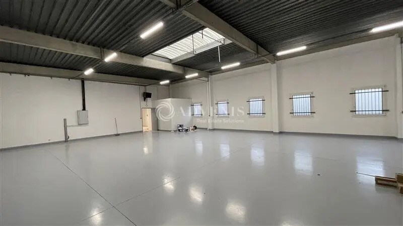 Flex in Lognes for lease - Building Photo - Image 3 of 8