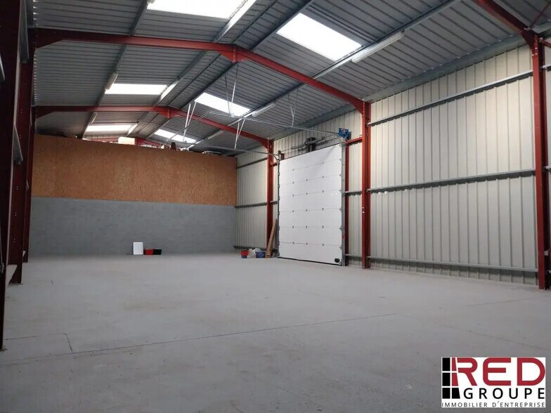 Industrial in Septèmes-les-Vallons for lease - Building Photo - Image 3 of 4