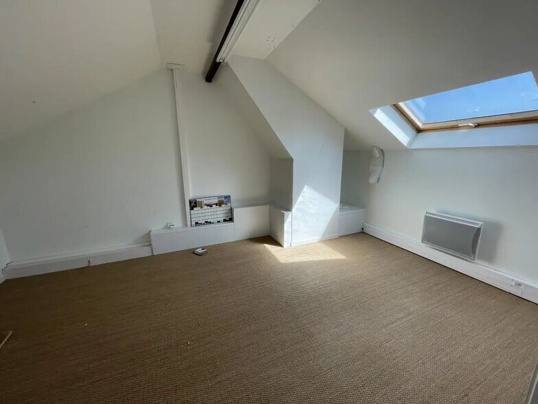 3 Rue Emile Péhant, Nantes for lease - Interior Photo - Image 3 of 10