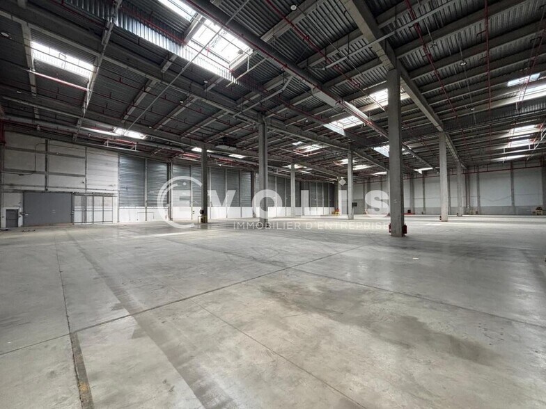 2 Rue Blaise Pascal, Vaulx-Milieu for lease - Building Photo - Image 3 of 16