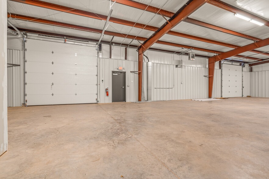 12960 Grant Place, Bentonville, AR for lease - Building Photo - Image 2 of 13